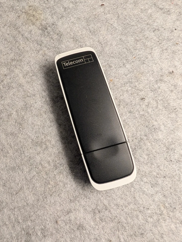 ZTE MF626 Mobile Broadband USB Stick router - Image 1 of 3