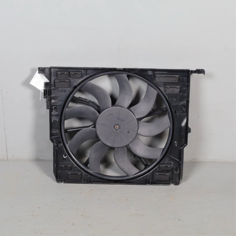 2011-2016 BMW 535i 640i 740i Radiator Cooling Fan 17427647652 OEM Used - Изображение 1 из 4