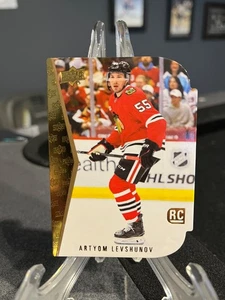 Artyom Levshunov 2025-26 Upper Deck  1994-95 Retro ROOKIE DIE CUT #RDT-8 Chicago - Bild 1 von 2