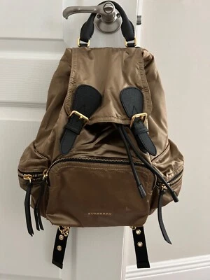 Burberry Rucksack Gold / Black The Medium Rucksack In Two-tone Nylon And Leather - Image 1 of 4