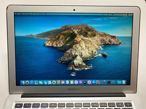 Apple MacBook Air A1466 (2015) 13,3" i5-1,6 GHz 4 GB 128 GB SSD Catalina J17-98 - Imagen 1 de 17