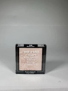 Wet n Wild, MegaGlo Highlighting Powder #319B Blossom Glow. - Picture 1 of 2