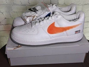 Nike Air Force 1 Low x Kith 'White Knicks Home' (CZ7928-100) - Size 11.5 Mens - Picture 1 of 8