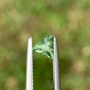 Zafiro verde claro de 0,62 quilates, billón de bloques, piedra preciosa natural de Australia - Imagen 1 de 7