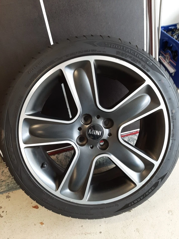 Mini Alufelgen Black Star Bullet 111 mit neu Bereifung  - Bild 1 von 4