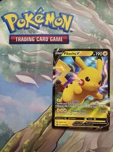 Tarjeta de Pokémon Pikachu V #SWSH061 Pokémon Estrella Negra Promo Holo Arte Completo Como Nuevo/CASI NUEVO - Imagen 1 de 2