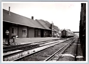Eastbound VIA Train St. Catharines, Ontario, 5 " x 7 " Photo, June 22/85 - Foto 1 di 2