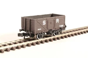 Graham Farish 377-089 7 Plank Fixed End Wagon SR Brown - Picture 1 of 5