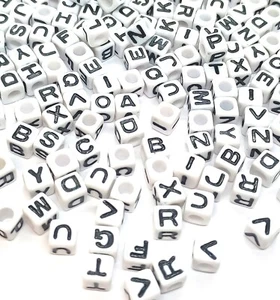 7mm Blanco Cubo Alfabetos Cuentas de Acrílico 50pcs / Simple a-Z ,100pcs / - Imagen 1 de 32