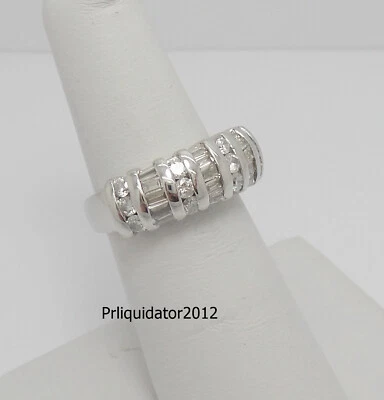Anillo de boda de aniversario con racimo de diamantes naturales de 1 quilate de oro blanco de 14 quilates Foto 1 de 4