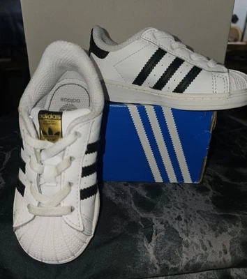 Adidas Superstar ELI I Lifestyle Bajo Blanco Núcleo Negro talla 7K (FU7717) Foto 1 de 4