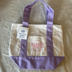 Trader Joe's Pastel Mini Canvas Tote Bag 2025 LIMITED EDITION Neu mit Etikett - LILA - Bild 1 von 5