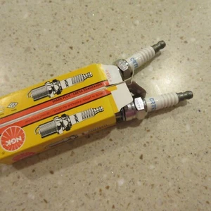 2 Ct NGK Spark Plugs CR7EB Aprilla Husqvarna TC 570 TE 570 Beta Ski-Doo SMR450 - Picture 1 of 3