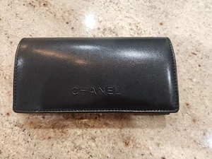 Gebrauchtes CHANEL Kunstleder halbhart Brillenetui - Bild 1 von 3