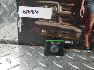 1999-2002 CHEVY/GMC TRUCK AUXILARY LIGHT SWITCH 15722980 WB85 - Picture 1 of 3