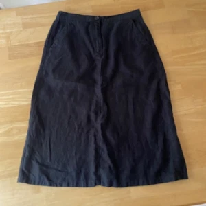 LL Bean Skirt Womens 4 Petite Black Linen Classic Fit Straight Pockets Summer - Picture 1 of 10