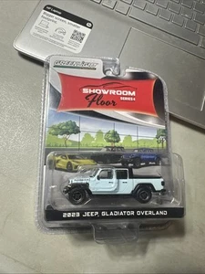 Jeep Gladiator Overland Greenlight 2023 piso de sala de exposición 1:64 - Imagen 1 de 2