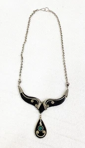 Handwerkliche tibetische Silber Intarsien Horn & kleiner Malachit Cabachon Halskette - Bild 1 von 4