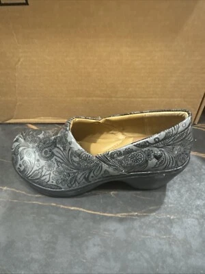 Zuecos sin cordones Nurse Mates N4204* Bryar para mujer talla 8,5 W Foto 1 de 4