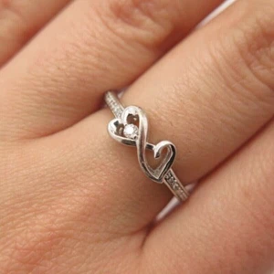Schöner Herz Infinity Ring Rundschliff simulierter Diamant 14k Weißgold vergoldet - Bild 1 von 4