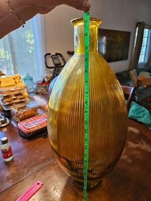 Jarrón alto acanalado ámbar 23,5x35,5x35,5/22x11,5x11,5 Foto 1 de 4