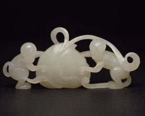 Nice Collectable Art Hand White Carved Jade Monkey And Paech - Picture 1 of 9