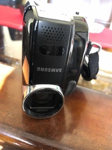 Samsung Digital Cam Shoot & Share Memory Camcorder F=2.3-78.2mm 34x Optical Zoom - Picture 1 of 4