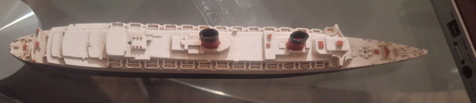 Triang Minic Ships RMS Queen Elizabeth Waterline Series Tri-ang Juguete de Colección M702 Foto 1 de 4