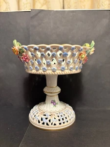 COMPOTA RETICULADA FLORAL Y DORADA PINTADA A MANO Carl Thieme Dresden antigua - Imagen 1 de 18