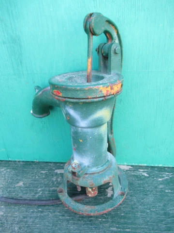 Vintage Cast Iron McDOUGALL Green Hand WATER PUMP 16" High GREAT CONDITION!! Cover