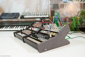 Promotion! 20% Korg Volca Rack 2x2 Wood Stand Side Wooden Desktop Stand - Picture 1 of 11