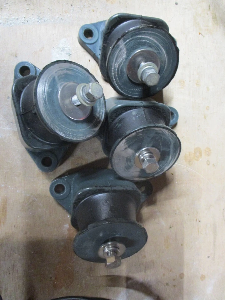 Suportes de motor Yamaha Waverunner GP 800 2000 usados - Imagem 1 de 1