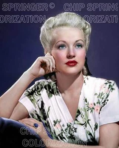 BETTY GRABLE TRÄGT EINE ROSE BLUSE 8 X 10 SCHÖNES FARBFOTO VON CHIP SPRINGER - Bild 1 von 1
