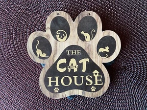 Schild Holz Schild "The Cat House" in Pfotenform Pfote für Türen und Fenster NEU - Bild 1 von 3