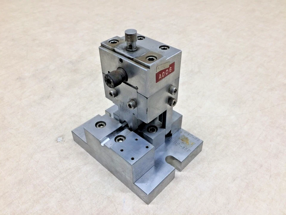 Conjunto de crimpado de cable Hirose TM11P-88P 8 pines recto 12-89 Foto 1 de 4