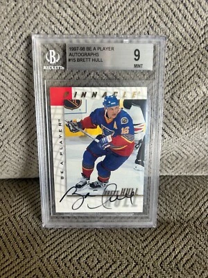 1997-98 Be A Player Augographs Brett Hull Mint 9 - Image 1 of 2