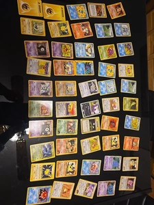 Lote Mixto De 686 Cartas Pokémon Sin Clasificar H05 - Imagen 1 de 15