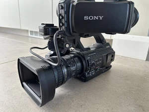 SONY PMW-300 K2 - MPEG HD422 Exmor Full HD - 3CMOS - Zoom x16 - XDCAM - 872 ore - Foto 1 di 23