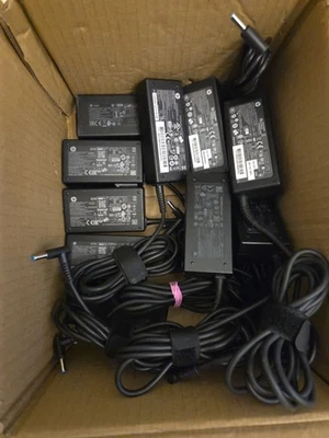 Joblot X10 HP Bluetip 65W 19.5V 3.33A Blue Tip Laptop Chargers  - Free Delivery - Image 1 of 4