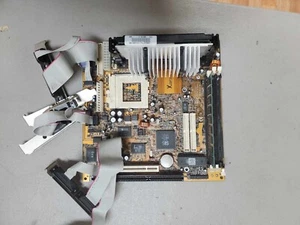 Vintage PCChips M756LMRT , Socket PGA 370 Slot 1, Pentium III 450/512, 128MB RAM - Photo 1/11