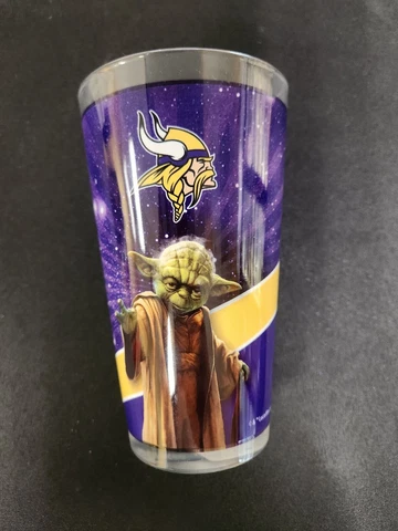 Minnesota Vikings Star Wars Yoda Boelter Brands Pint Glass Cover