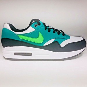 nike green mesh trainers