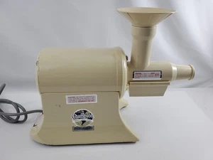 The Champion Entsafter NG-853S Almond World’s Finest Model Heavy Duty Masticating - Bild 1 von 15