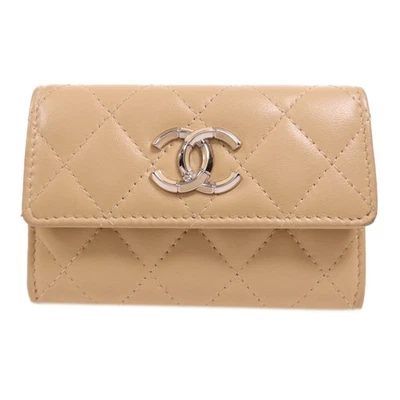 Estuche para tarjetas Chanel CC SHW piel de cordero beige Foto 1 de 4