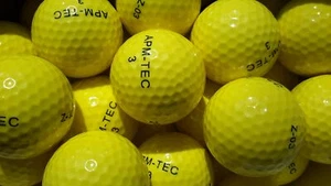 8 Pelotas de Golf Torneo Amarillas APM-TEC Z-03 NUEVAS - Imagen 1 de 1