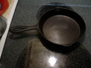 Old Cast Iron Hammered Pan - Picture 1 of 4