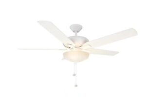 Hampton BayHolly Springs 52 in. LED Indoor Matte White Ceiling Fan with Light 
