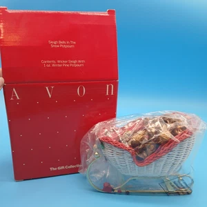 Vintage '91 Avon Wicker "Sleigh Bells in the Snow" with Potpourri - Picture 1 of 7