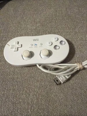 Nintendo Wii Classic Controller White RVL-005 OEM Official Tested Cleaned - Image 1 of 4
