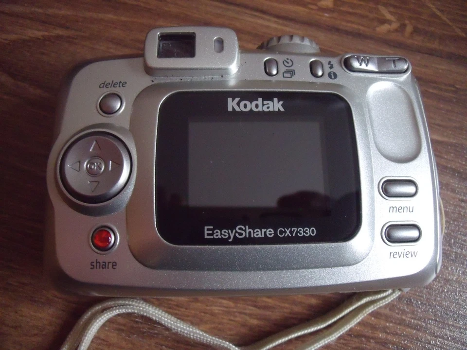 Kodak EasyShare CX7330 Digital Camera 3.1MP Silver  - Bild 1 von 3
